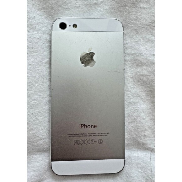 iPhone 5 16 GB White Unlocked MD635LL/A Good Preowned Condition - Picture 2 of 11